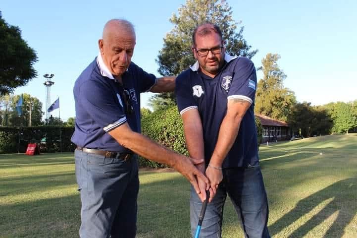 Dedicó su vida al golf adaptado y ahora se reinventa con la apertura de una escuela en Funes